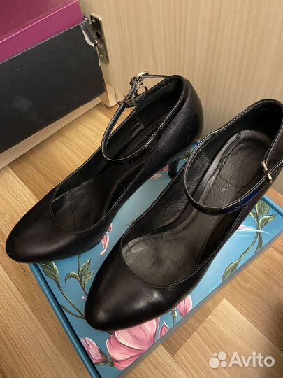 Туфли женские кожаные 37