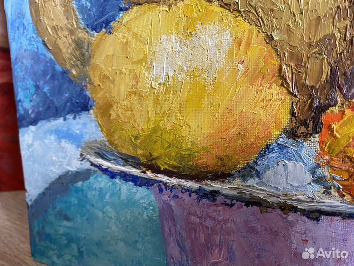 Много картин, натюрморты маслом