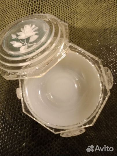 Пудреница, шкатулка