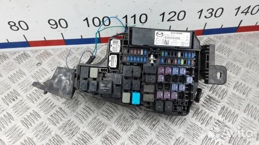 Блок предохранителей mazda 6 GJ (YKR09M101)