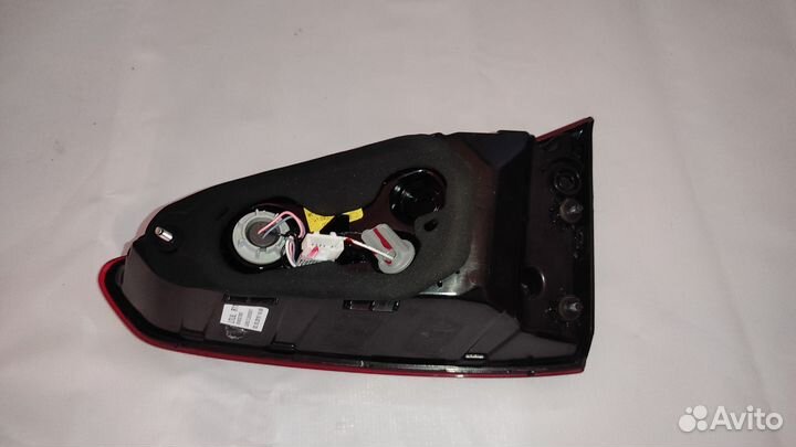 Hyundai Tucson 3 фонарь двери багажника левый LED