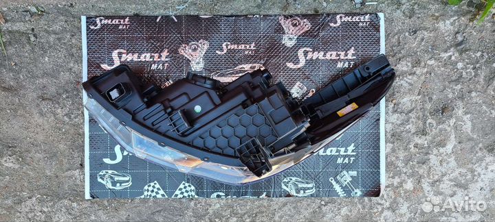 Фара Правая/левая Hyundai Solaris LED 92102H5700