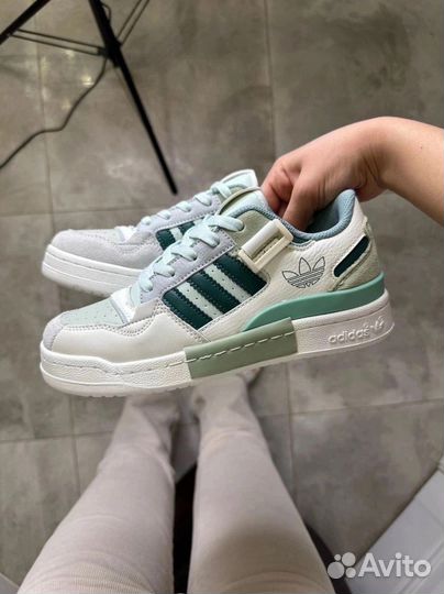 Кроссовки оптом