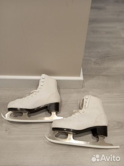 Коньки фигурные, р. 35-36