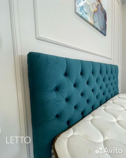 Кровать двуспальная с мягким изголовьем