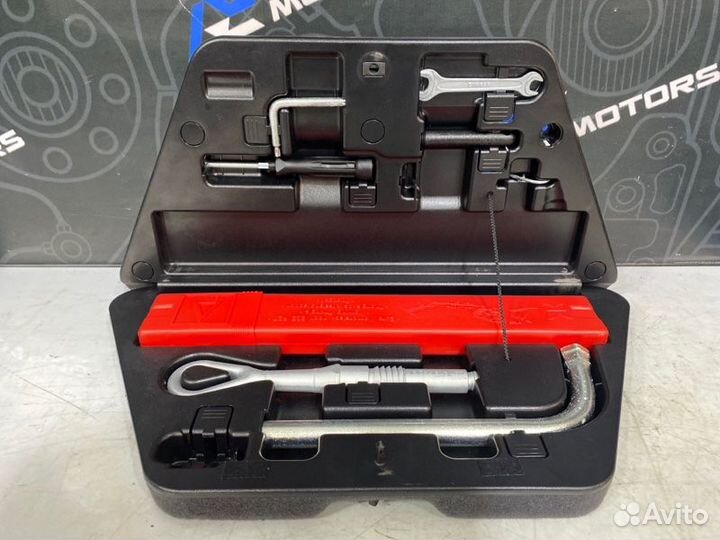 Комплект инструмента Audi A8 D3 BFM 2005