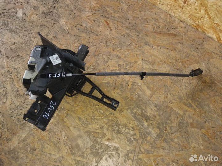 Замок двери задний левый Ford Focus 3 CB8 1.6L