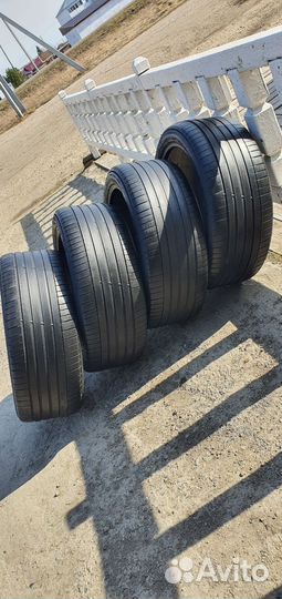 Michelin Pilot Sport 4 SUV 275/40 R22 108Y