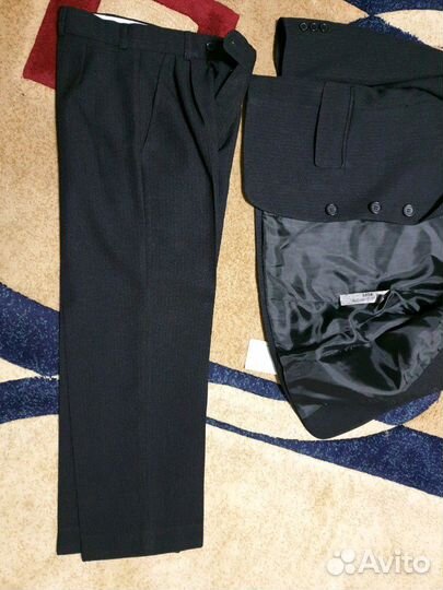 Костюм на мальчика новый