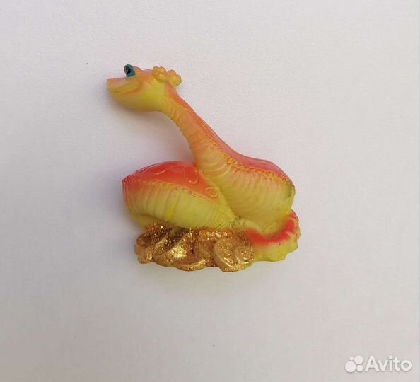 Сувенирная статуэтка в виде змейки