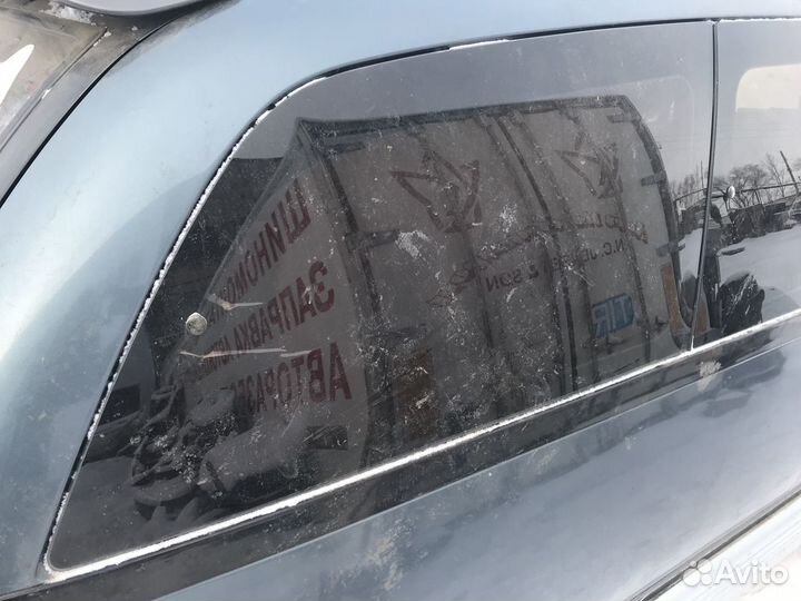 Стекла задние на Toyota Estima I 1990-2000