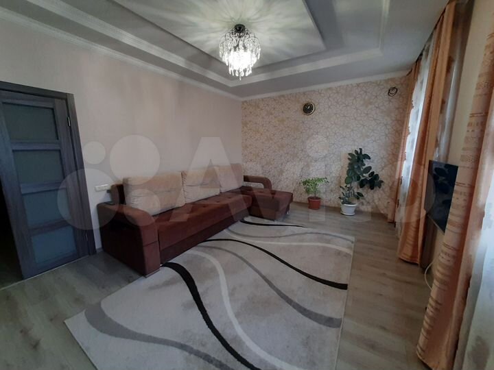 Коттедж 160 м² на участке 8 сот.