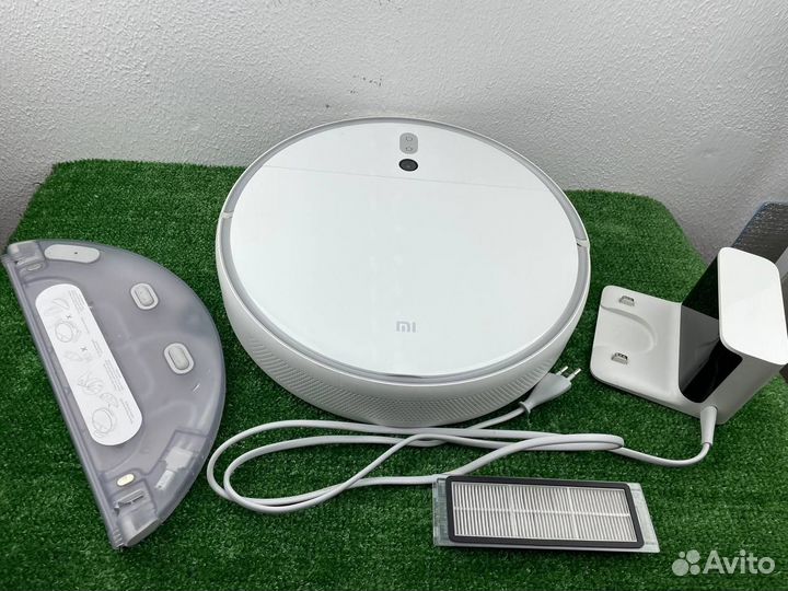 Робот-пылесос Xiaomi Mi Robot Vacuum Mop белый