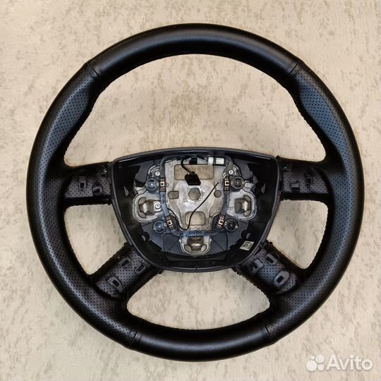 Продаю руль на Ford Focus 2 (4 спицы)