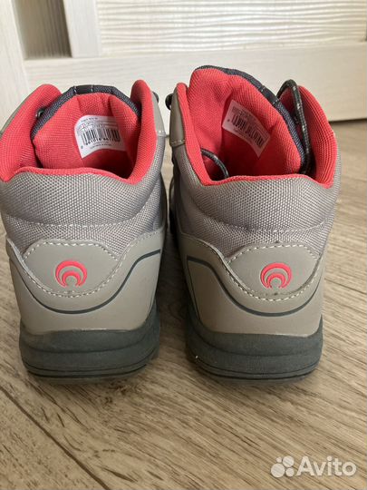 Кроссовки женские демисезонные 37