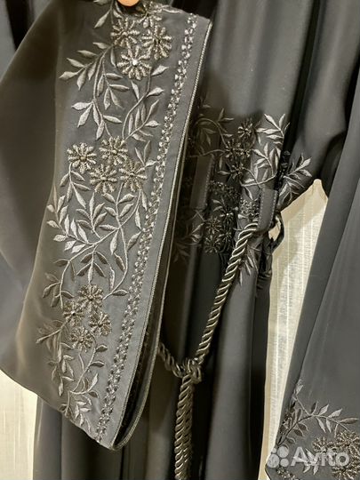 Мусульманская одежда, абайя с платком ОАЭ