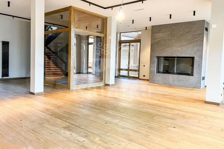 Дом 580 м² на участке 28 сот.