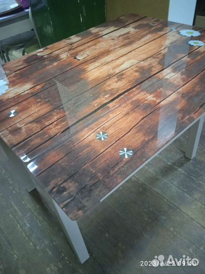 Стол стеклянный