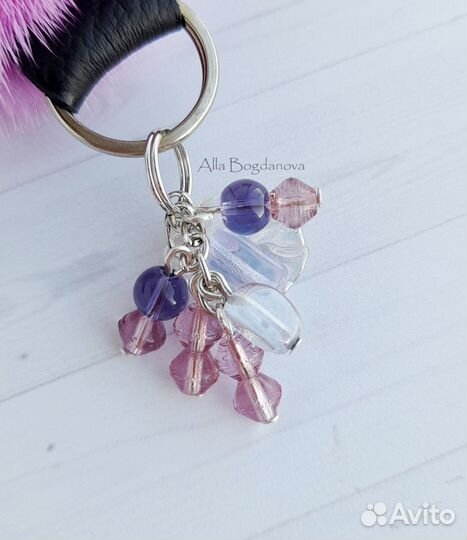 Подвеска в авто на зеркало Розовая летучая мышь