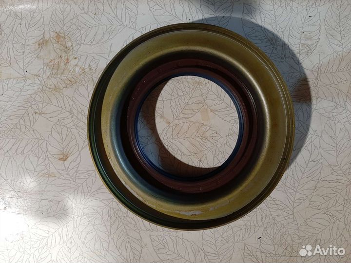 Сальник заднего моста