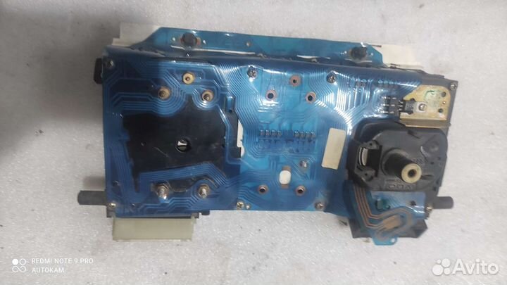 Щиток приборов Volkswagen Golf 2