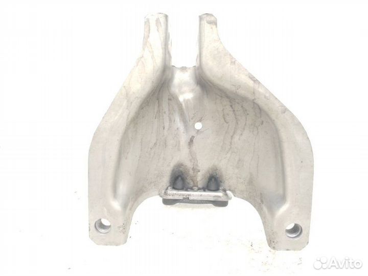 Кронштейн опоры двигателя правый Audi A6 C7 3.0
