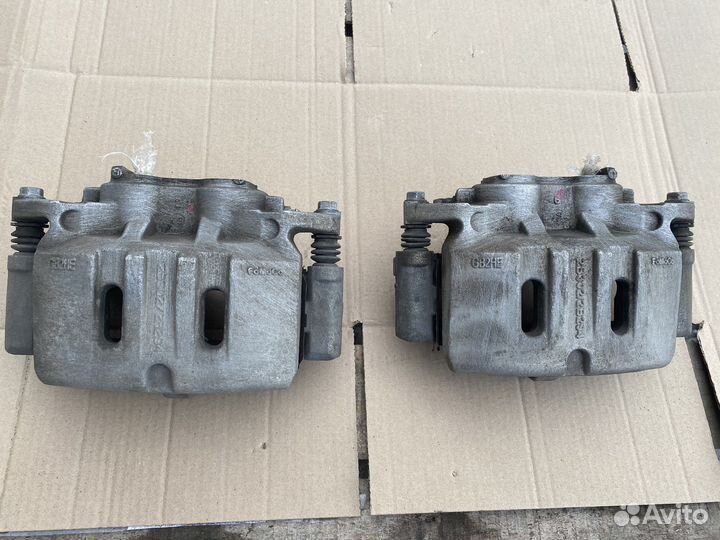 Суппорт тормозной передний Ford Mustang 6