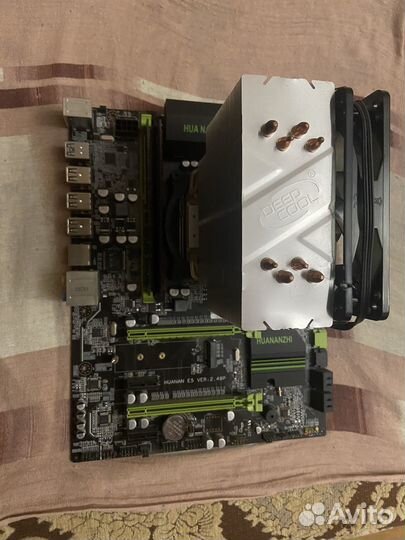 Материнская плата с процессором и памятью