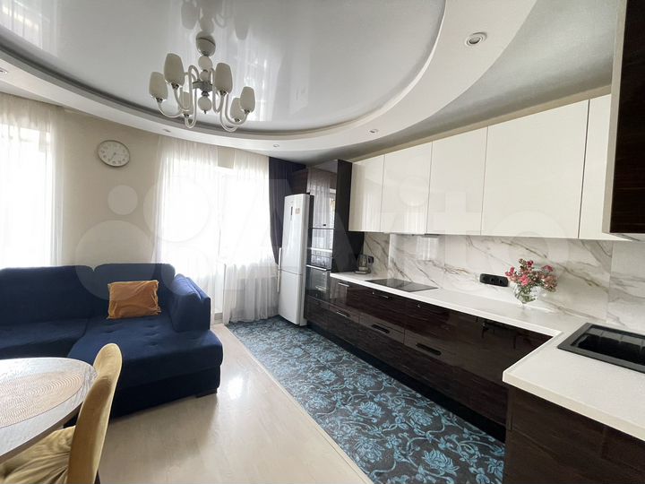 2-к. квартира, 80 м², 8/25 эт.