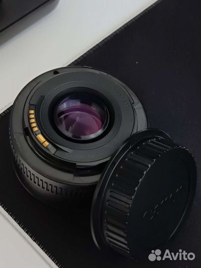 Объектив Canon EF 50mm f/1.8 II версии
