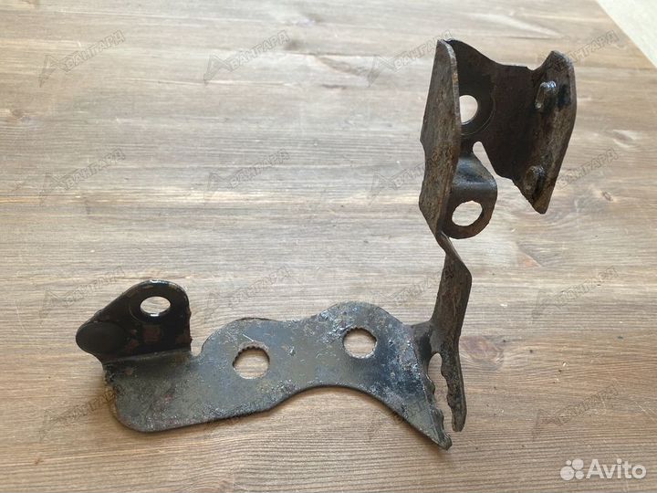 Кронштейн тормозного шланга Renault Symbol 98-08