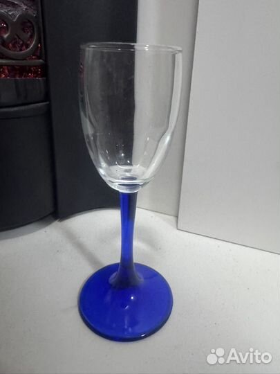 Рюмка на ножке