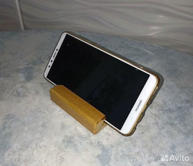 Подставка для телефона из дерева