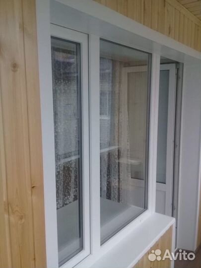 Оконный блок с дверью