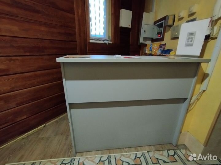 Стойка ресепшн
