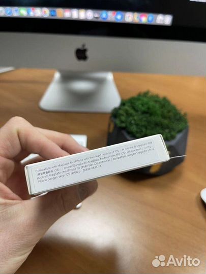 Беспроводная зарядка Apple MagSafe