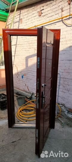 Дверь входная металлическая