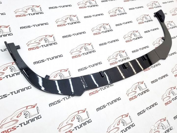 Губа переднего бампера Toyota Camry XV70 черная