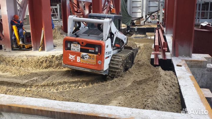 Минипогрузчик на гусеницах