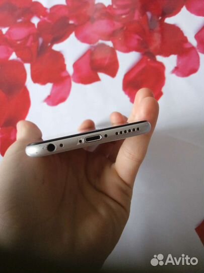 iPhone 6S, 64 ГБ