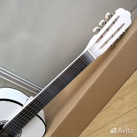 Гитара новая акустическая