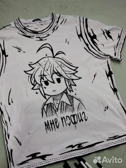 Принт на белой футболке своими руками