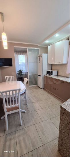 2-к. квартира, 67,3 м², 1/14 эт.