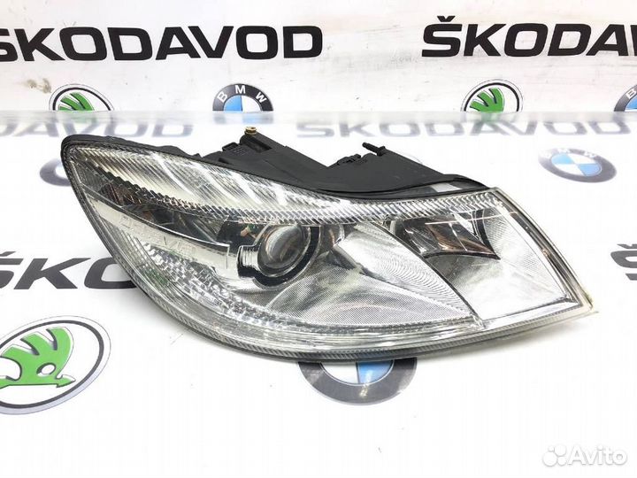 Фара правая Skoda Octavia