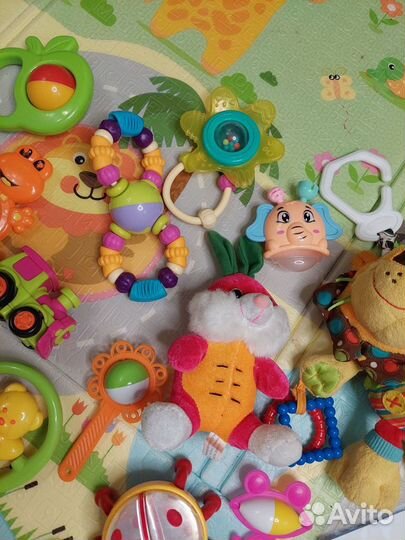 Первые игрушки для малыша + грелка