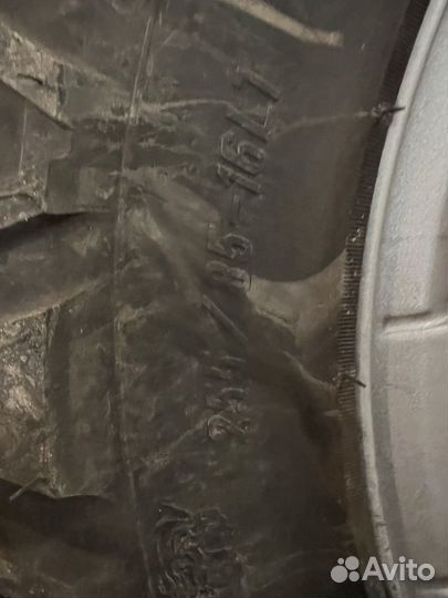 Maxxis M8090 Creepy Crawler 255/85 R16