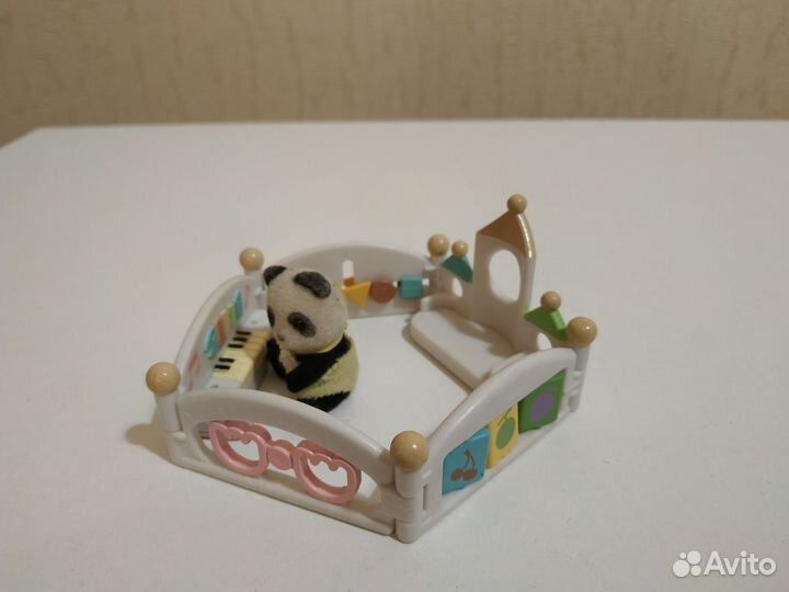 Sylvanian families манеж с малышом