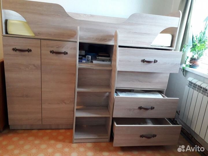 Уголок школьника с кроватью