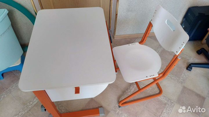 Растущая парта-трансформер и растущий стул