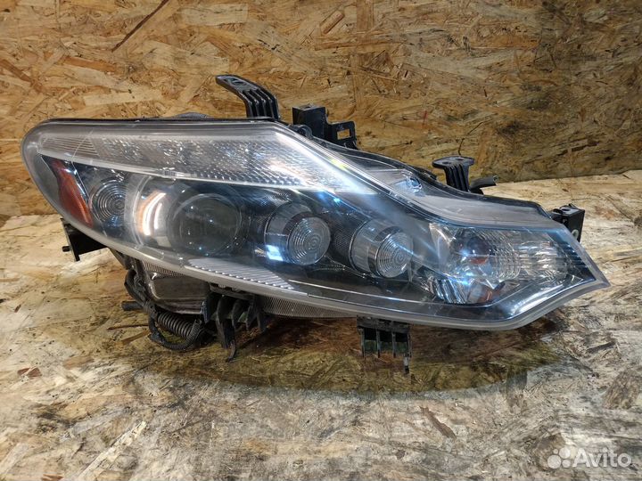 Фара ксенон правая Nissan Murano Z51